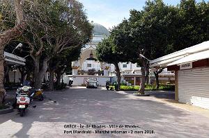 053- Rhodes ville et port d'honneur